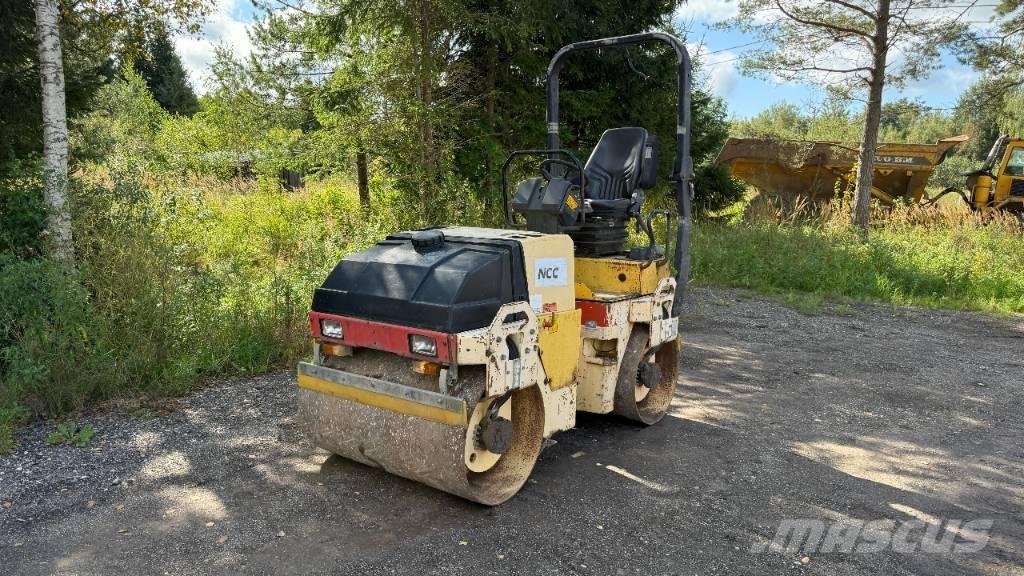 Dynapac CC 122 Двойни барабанни ролки
