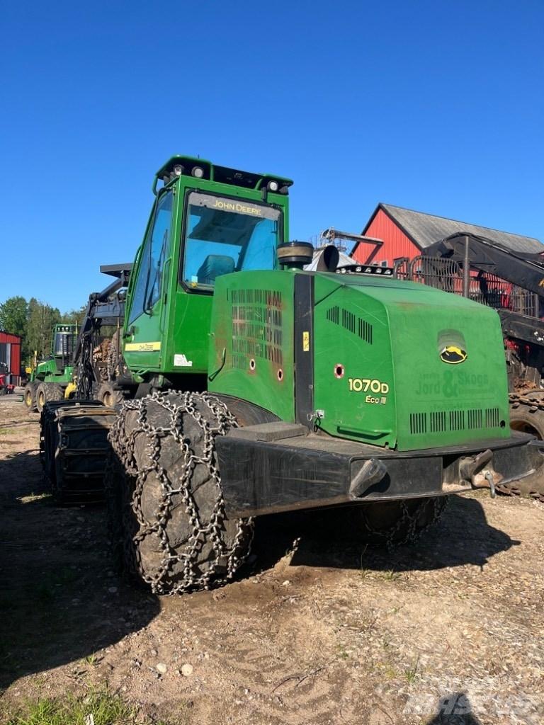 John Deere 1070 D Харвестери