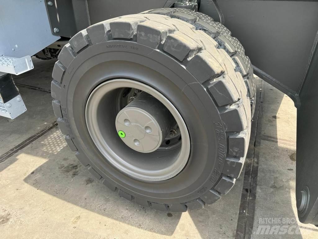 Sennebogen 830M E Оператори на отпадъци/индустрия
