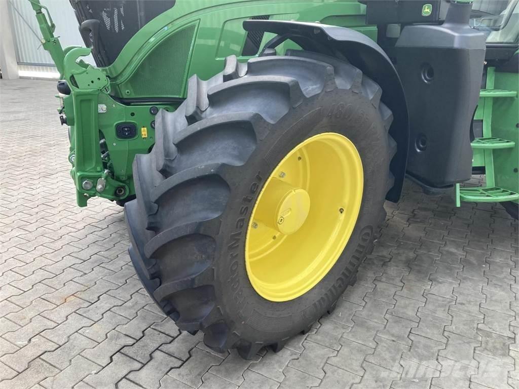 John Deere 6R 110 Трактори