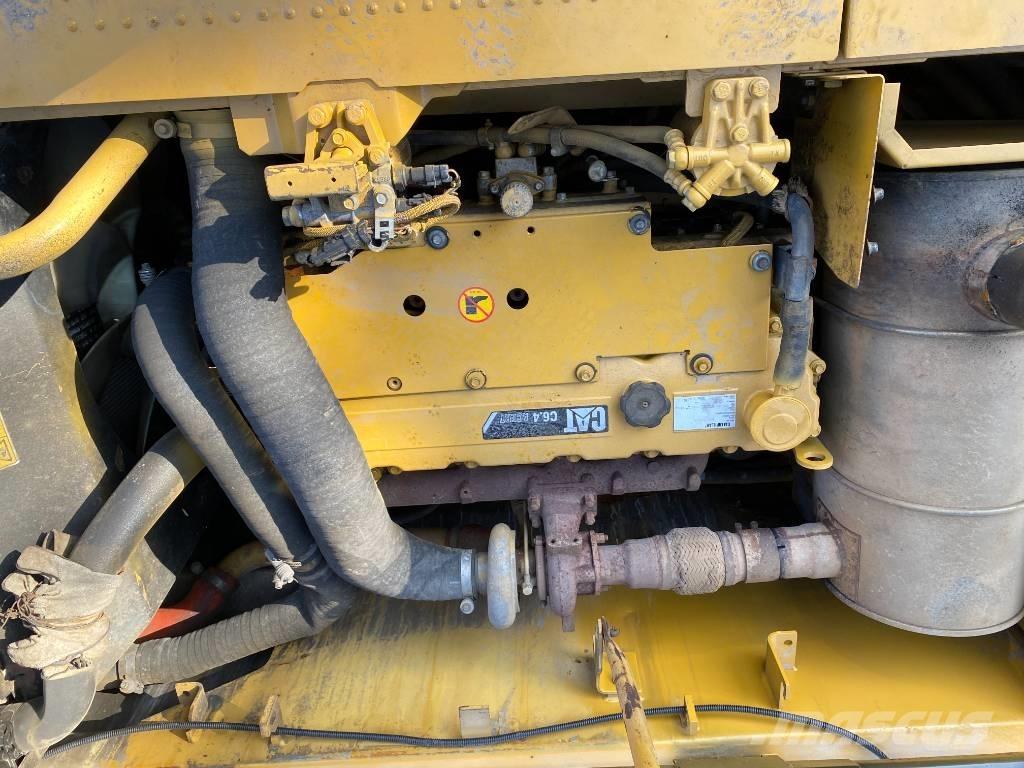 CAT 320 D Верижен екскаватор