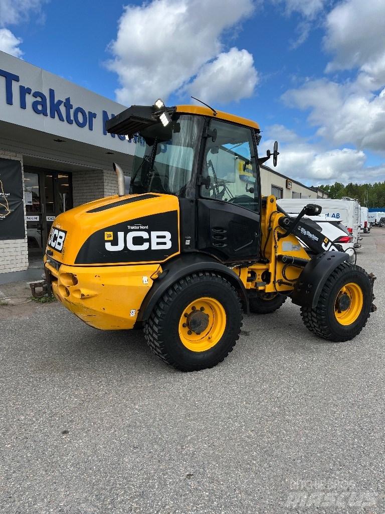 JCB 409 B 40km/h Колесни товарачи