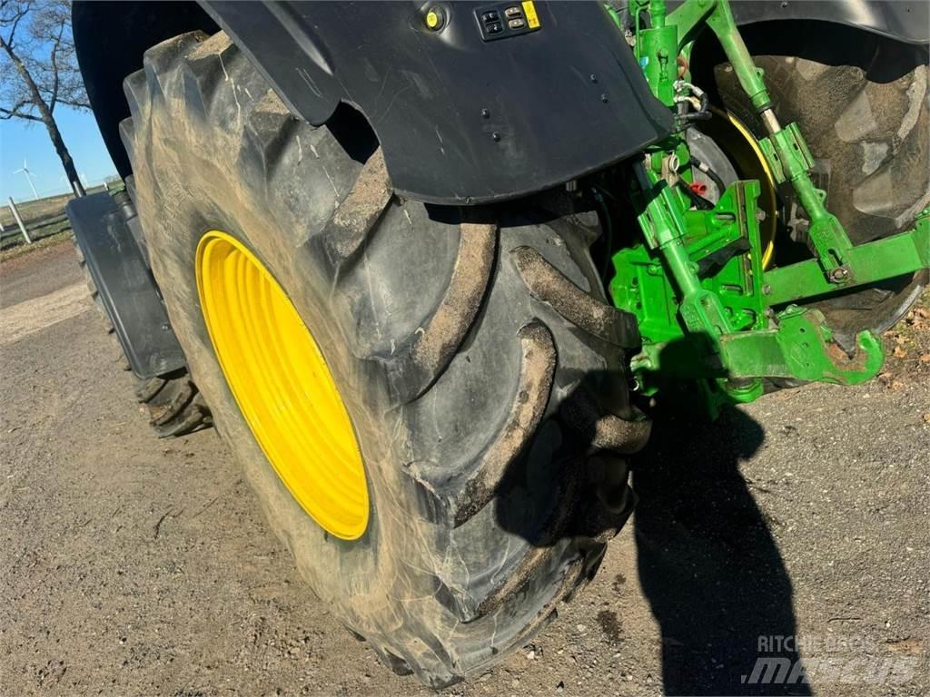 John Deere 6230R Трактори