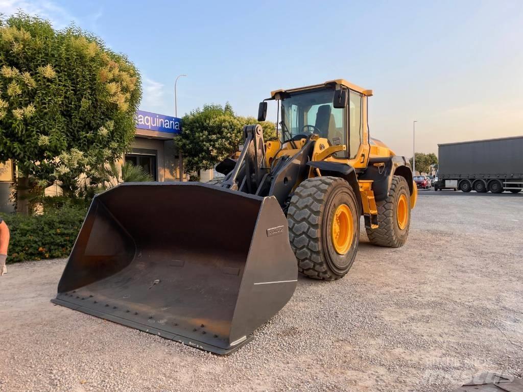 Volvo L120H Колесни товарачи