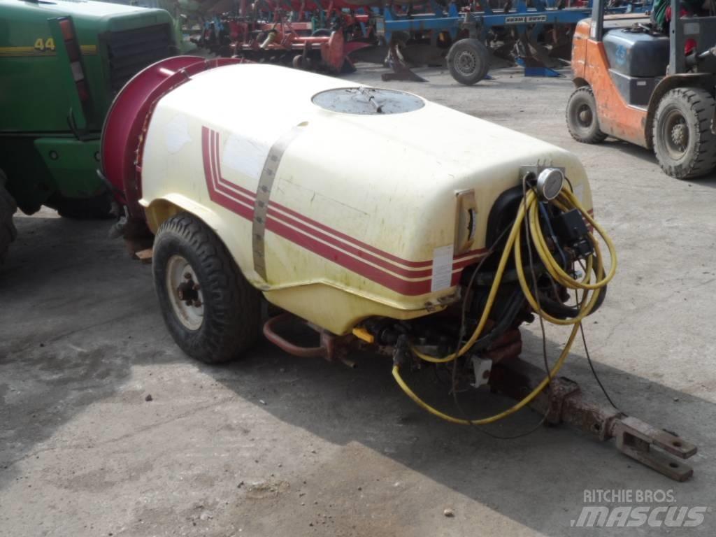 Hardi 1000 Прикачни пръскачки
