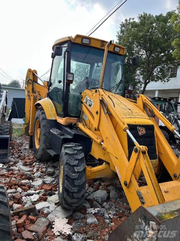 JCB 3 CX Товарач със заден ексватор