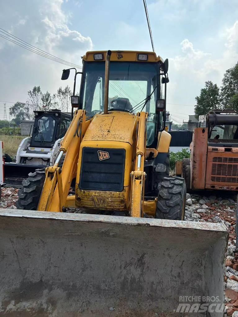 JCB 3 CX Товарач със заден ексватор