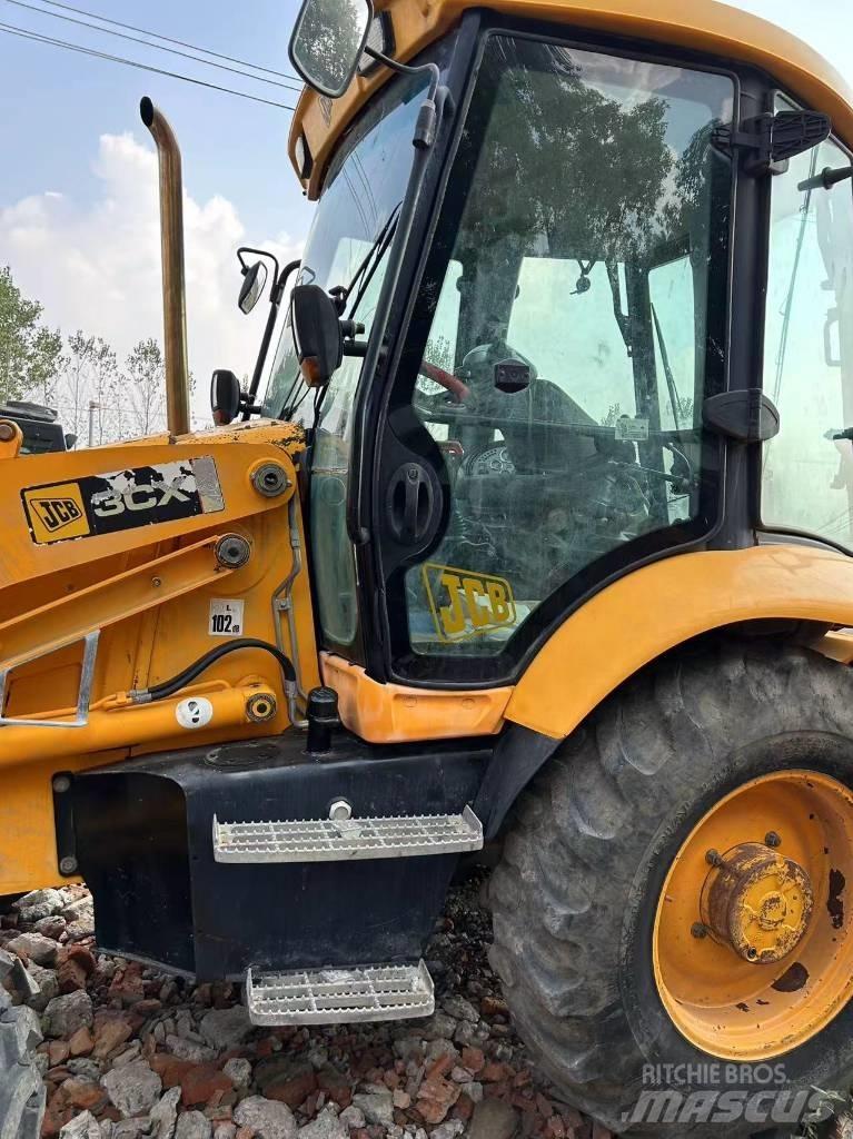 JCB 3 CX Товарач със заден ексватор