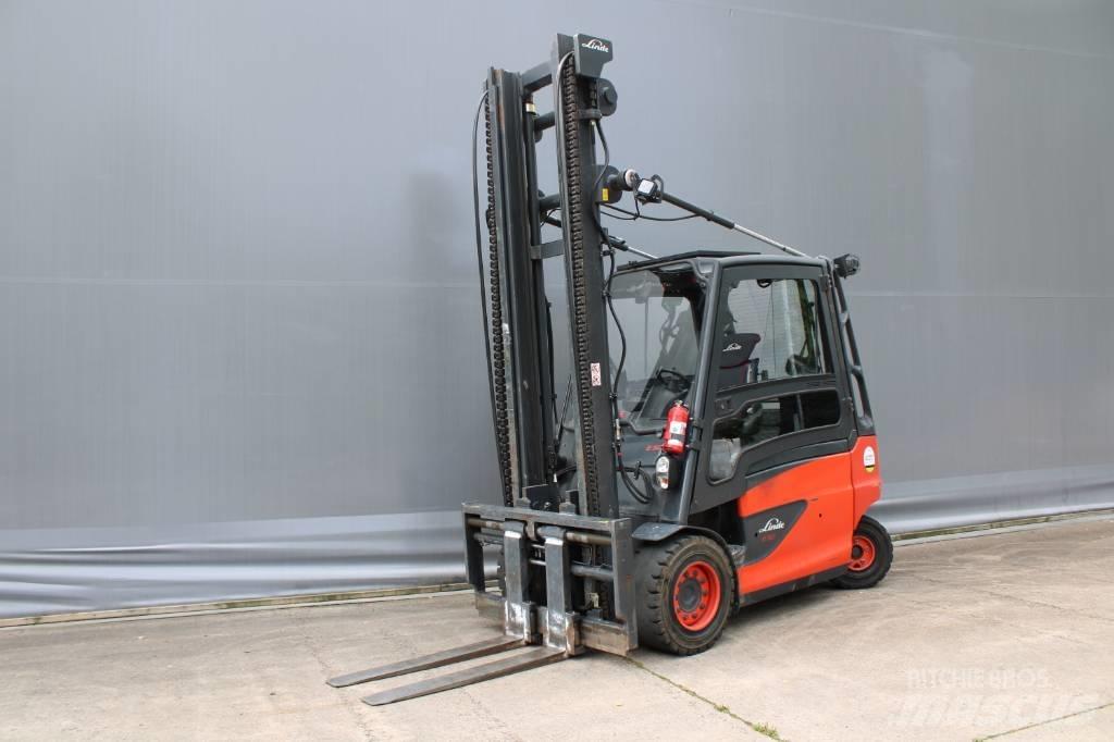 Linde E50HL-01 Електрически вилични кари-повдигачи