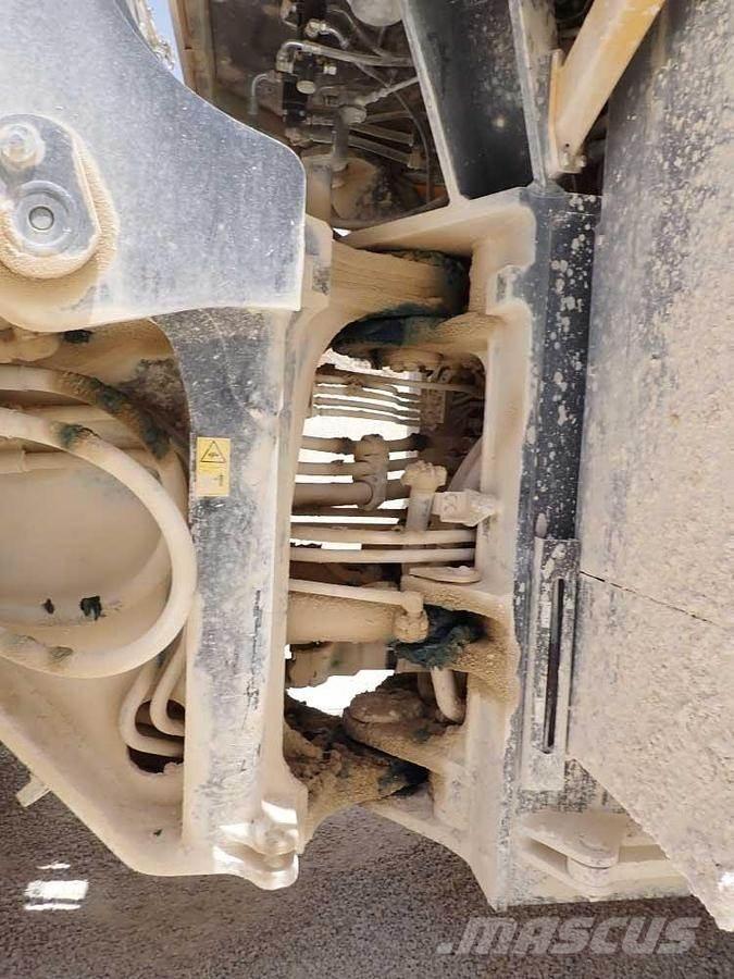 Komatsu WA600-8EO Колесни товарачи