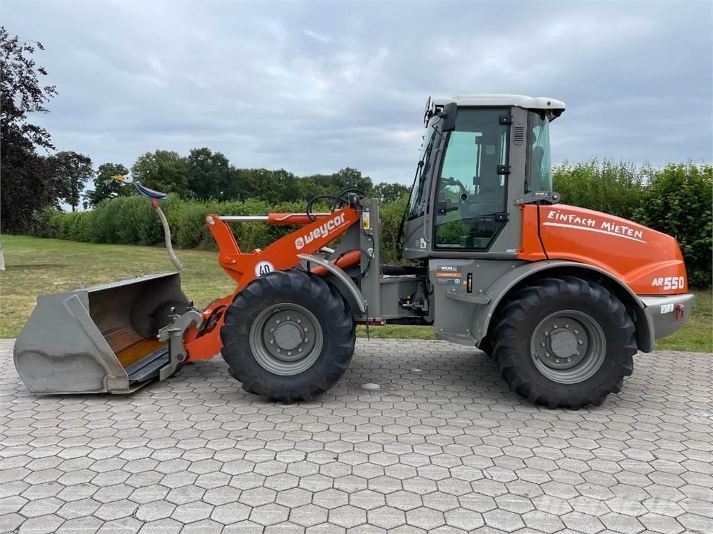 Atlas AR550SL Колесни товарачи