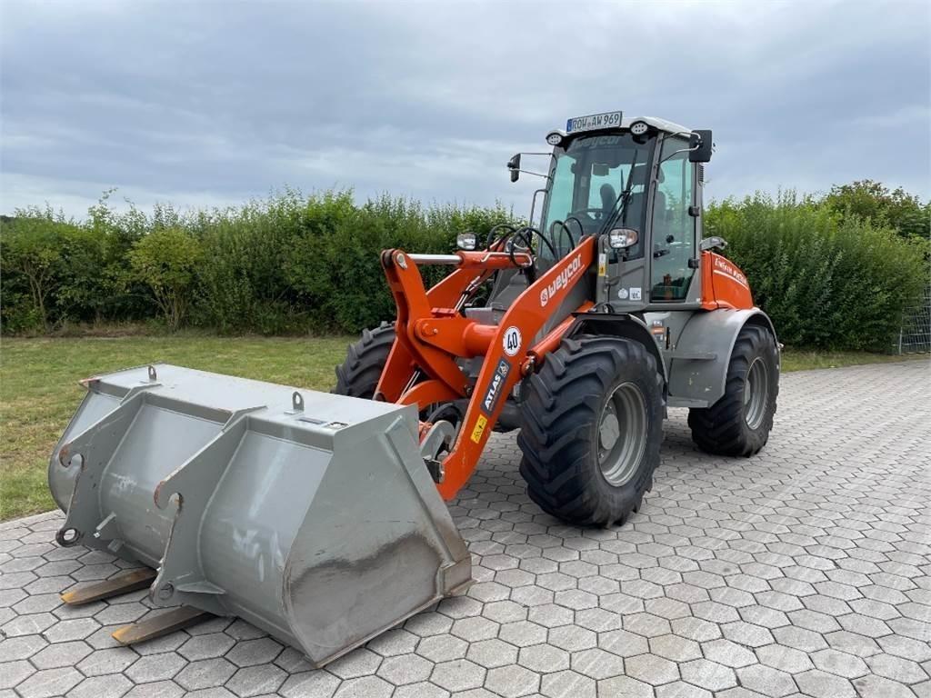 Atlas AR550SL Колесни товарачи
