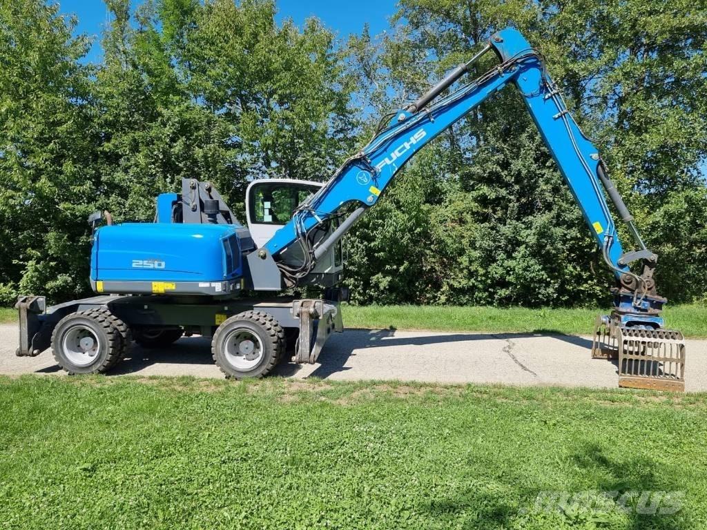 Fuchs MHL 250 Оператори на отпадъци/индустрия
