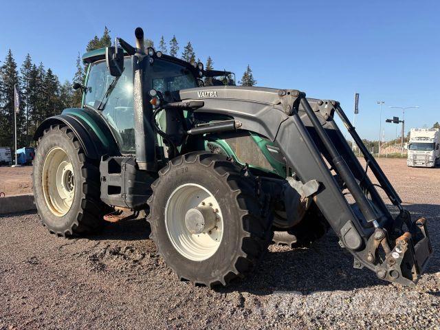 Valtra T234 Direct Трактори