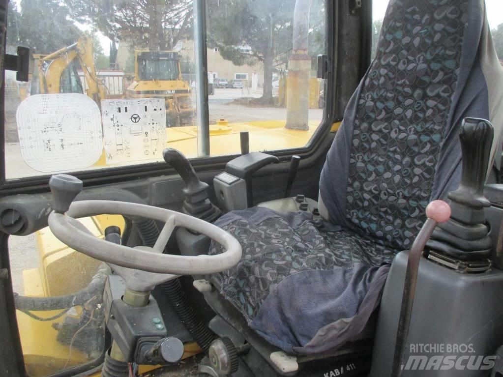 Komatsu PW 95 Средни екскаватори 7т - 12т