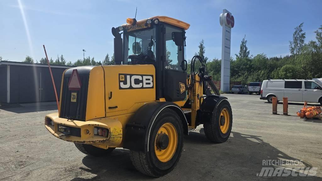 JCB 411 Колесни товарачи