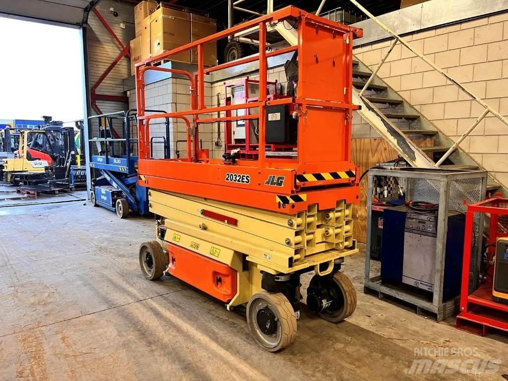 JLG 2032ES Ножични работни платформи