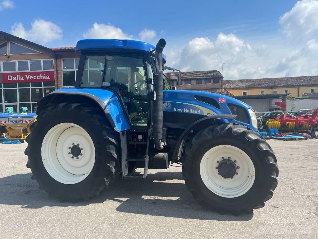 New Holland T 7550 Трактори