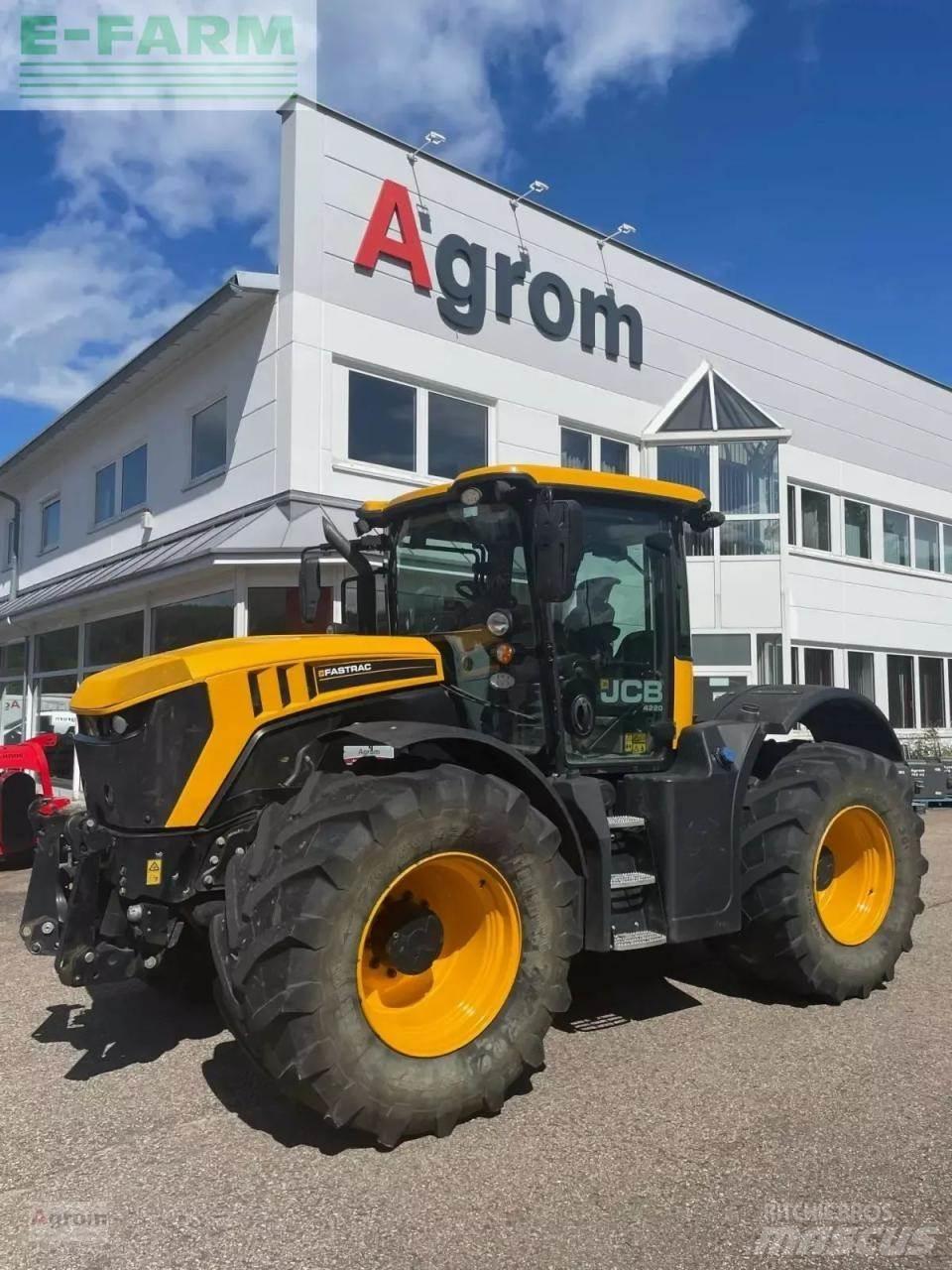 JCB fastrac 4220 Трактори