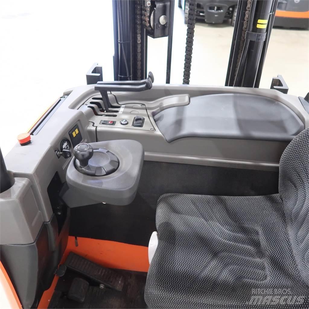 BT SRE160L Електрически вилични кари-повдигачи