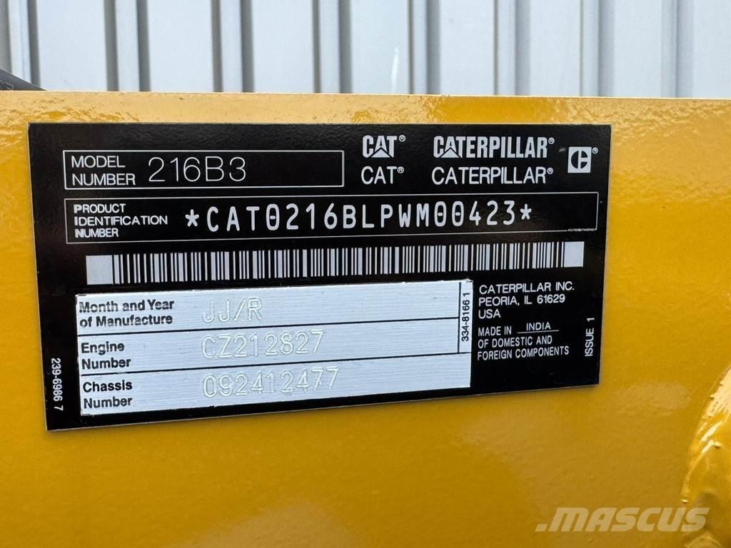 CAT 216B3 Колесни товарачи