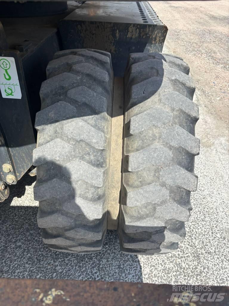 Komatsu PW 160 Колесни екскаватори