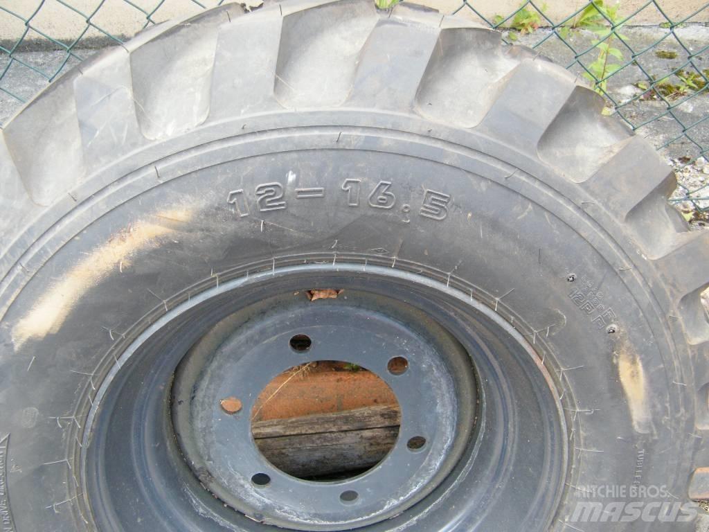 Kumho 12-16,5 Гуми