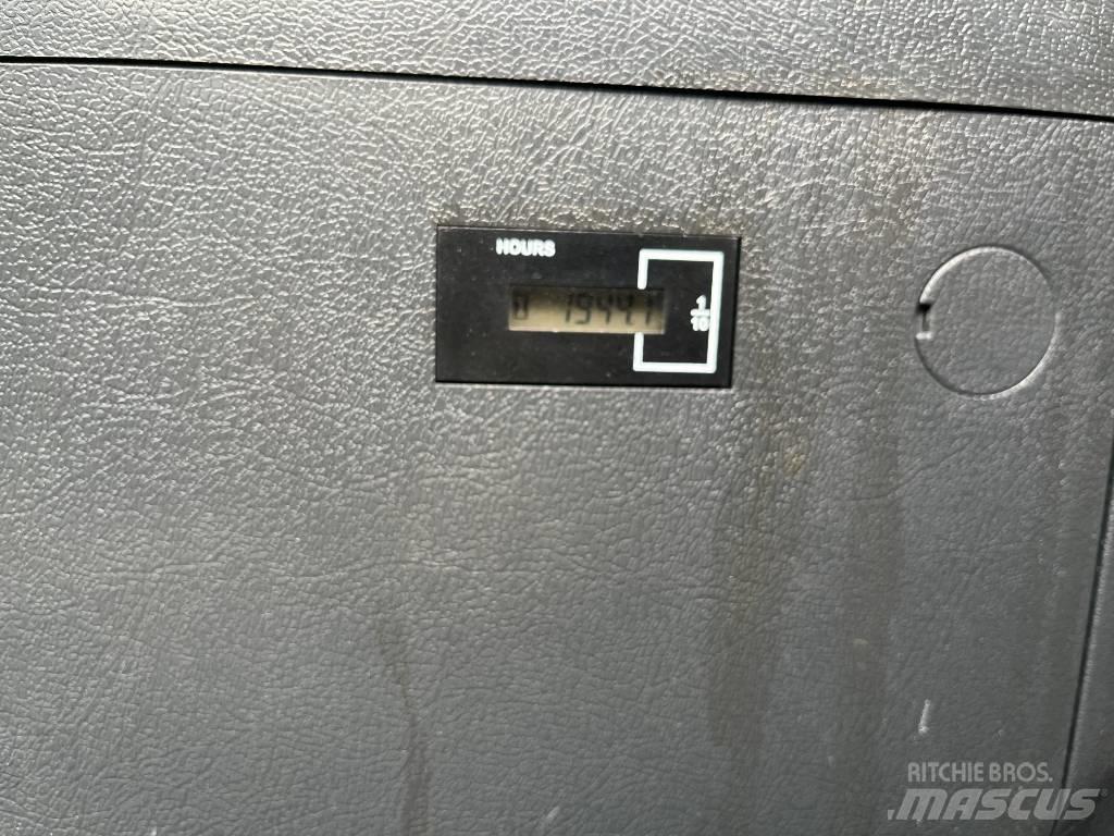 Hyundai HX 140 AL Верижен екскаватор