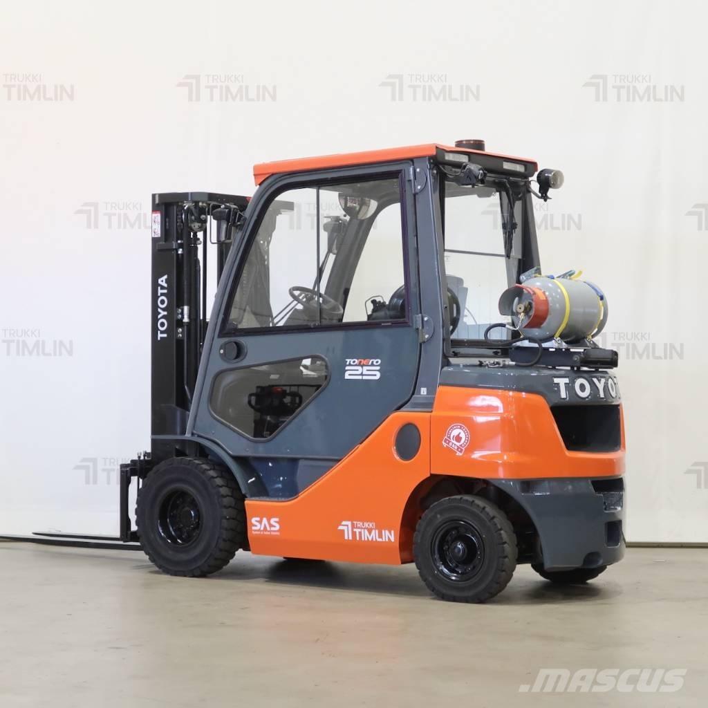 Toyota 02-8FGF25 Камиони с АГУ