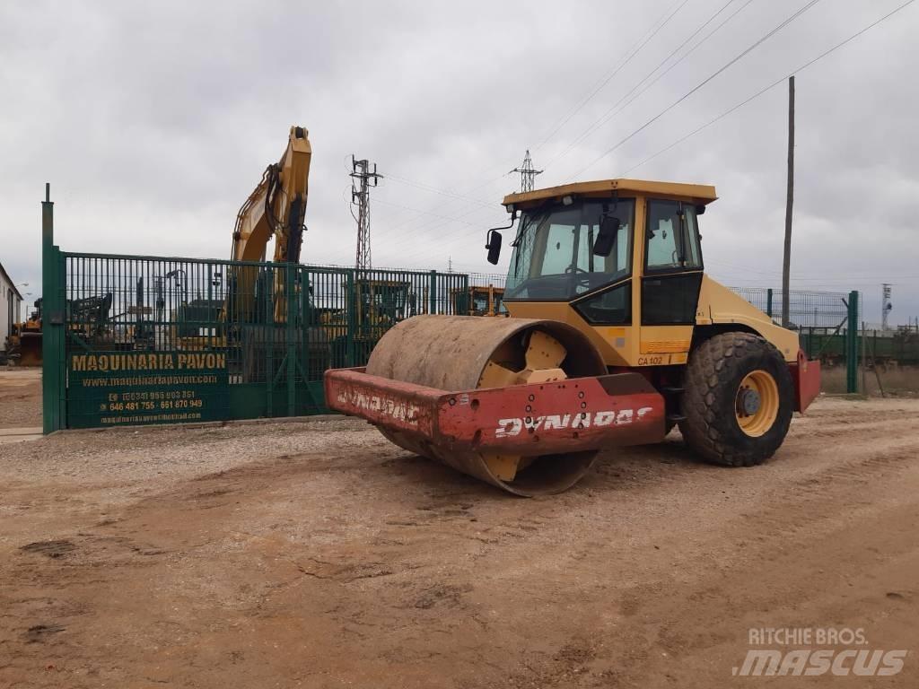 Dynapac CA 402 D Двойни барабанни ролки

