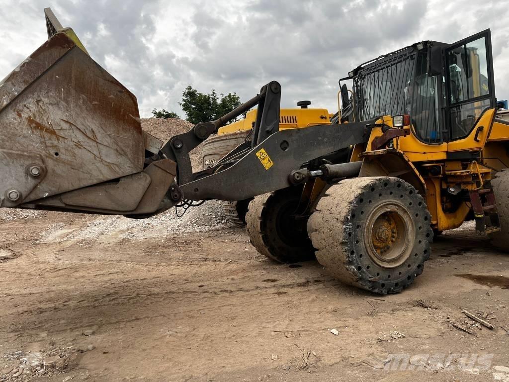 Volvo L 120 F Колесни товарачи