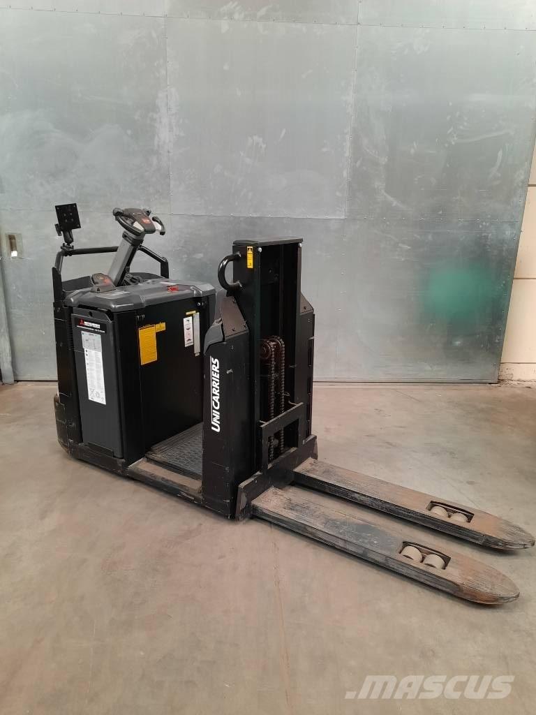 UniCarriers OEP120 Машини за комисиониране нископовдигачи