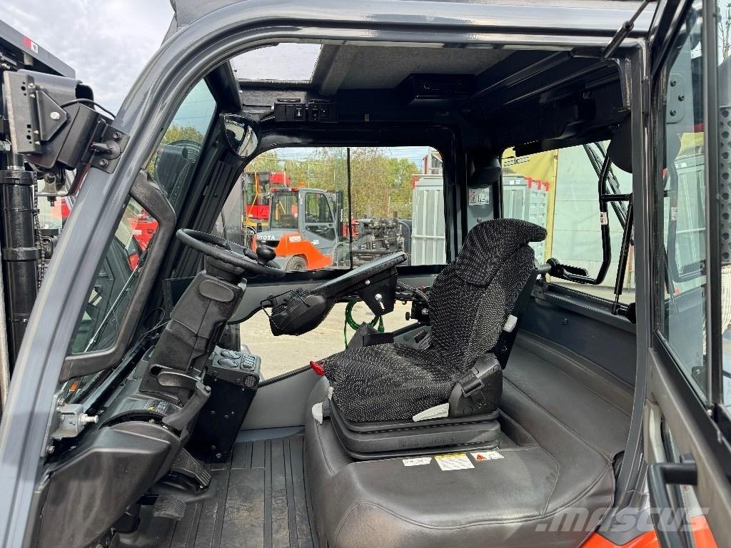 Toyota 40-8FD45N Дизелови камиони