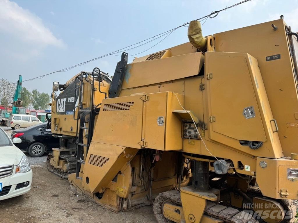 CAT PM 200 Машини за студено раздробяване на асфалт