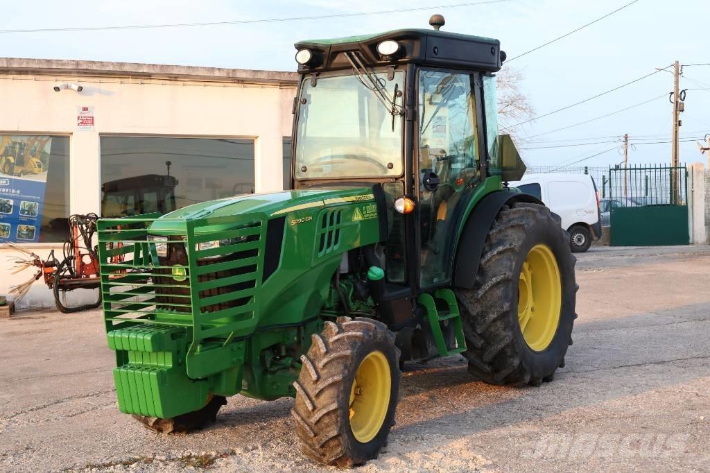 John Deere 5090 GN Трактори
