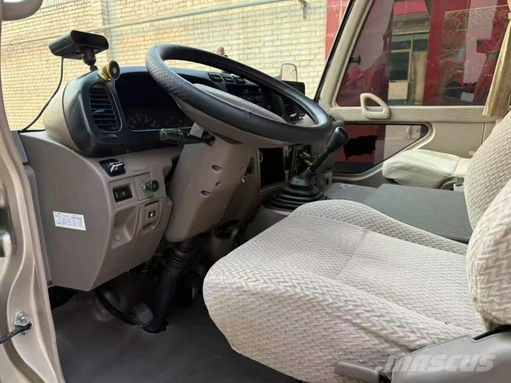 Toyota Coaster Bus Мини бусове