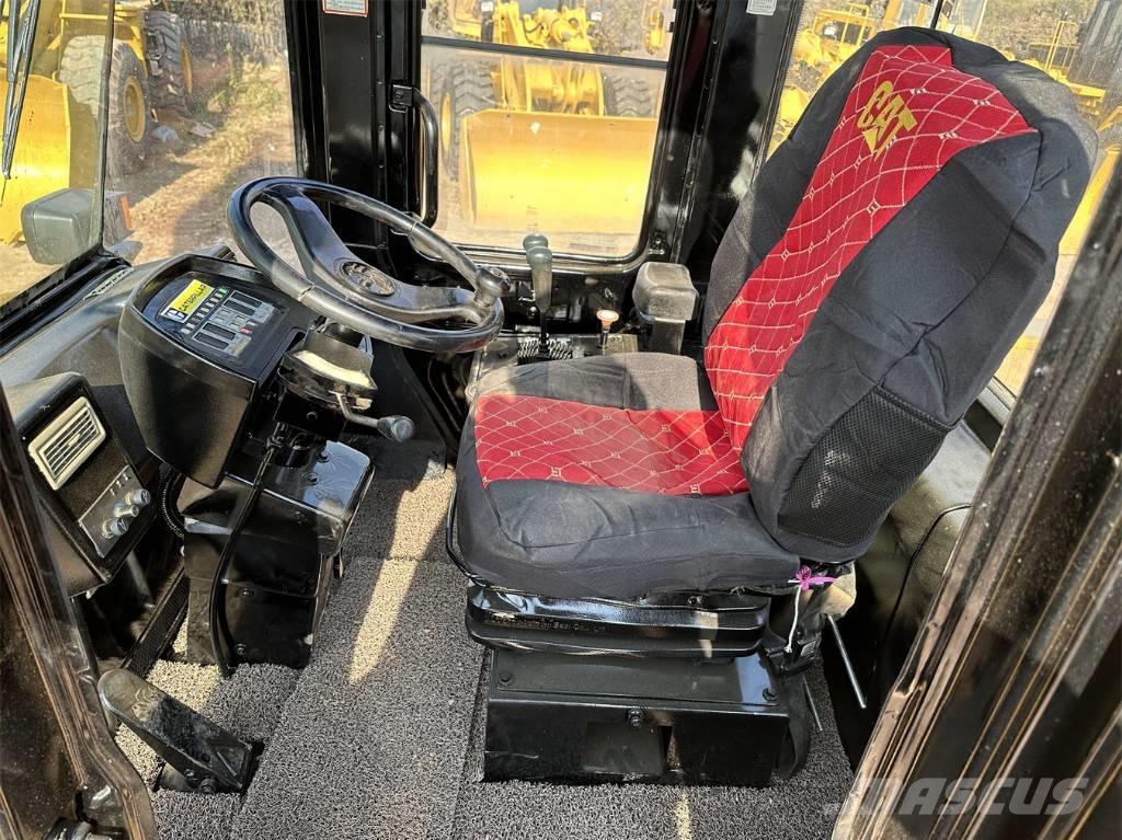 CAT 966 G Колесни товарачи