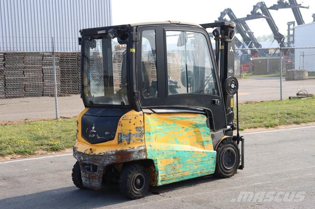 Mitsubishi FB35N Електрически вилични кари-повдигачи