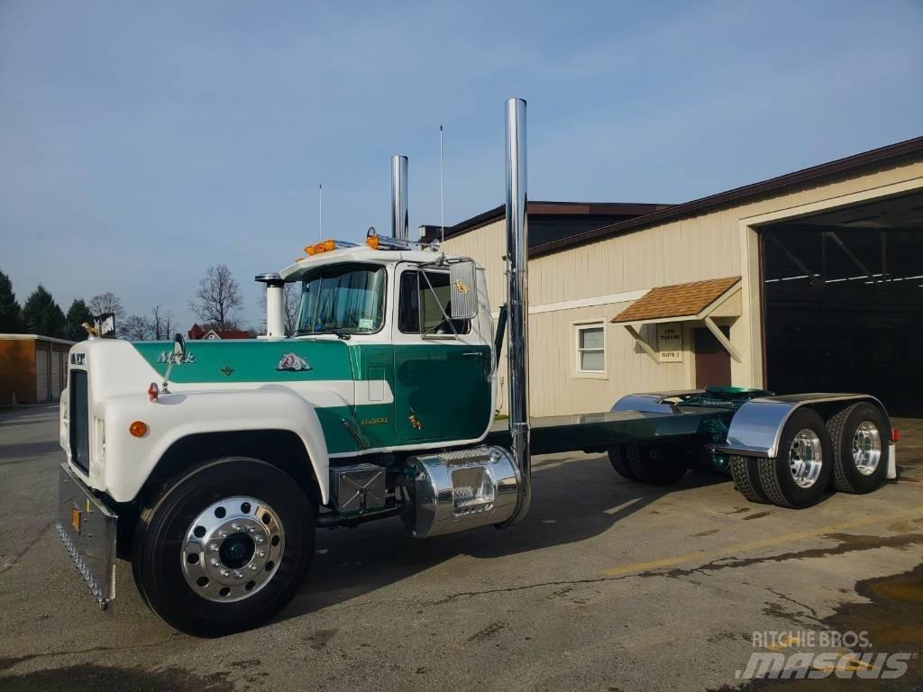Mack R700 Шаси кабини