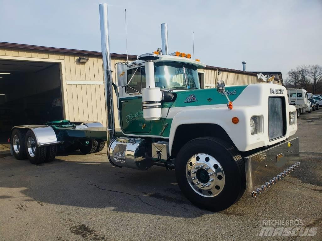 Mack R700 Шаси кабини
