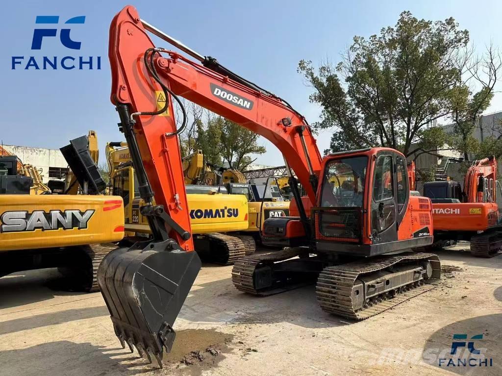 Doosan DX 140 LC Верижен екскаватор