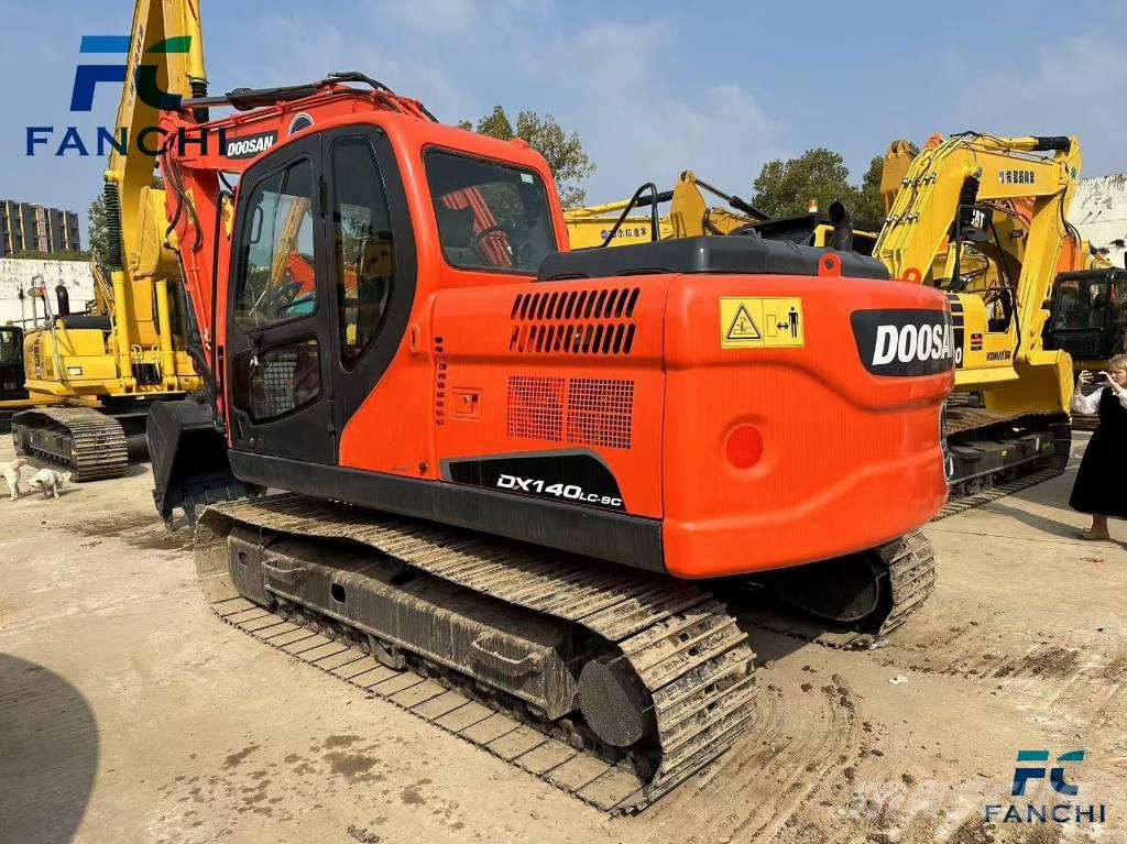 Doosan DX 140 LC Верижен екскаватор
