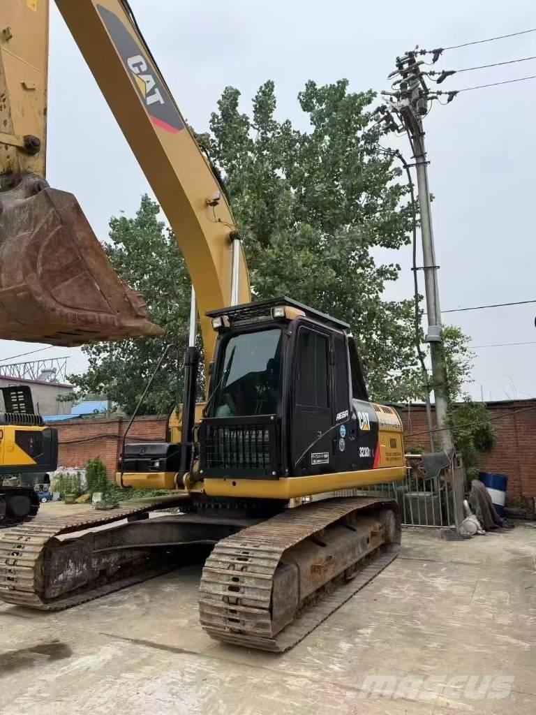 CAT 323D Верижен екскаватор
