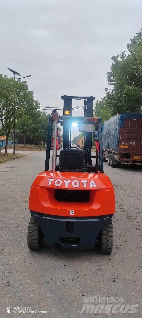 Toyota FD 50 Дизелови камиони