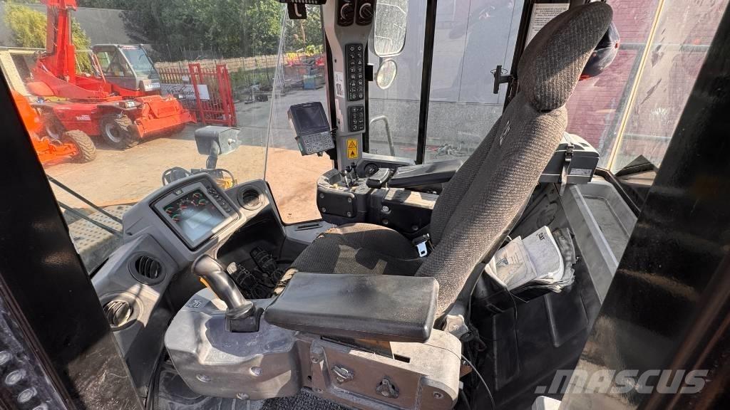CAT 972 K Колесни товарачи