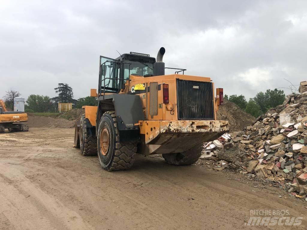 Case 921C/2 Колесни товарачи