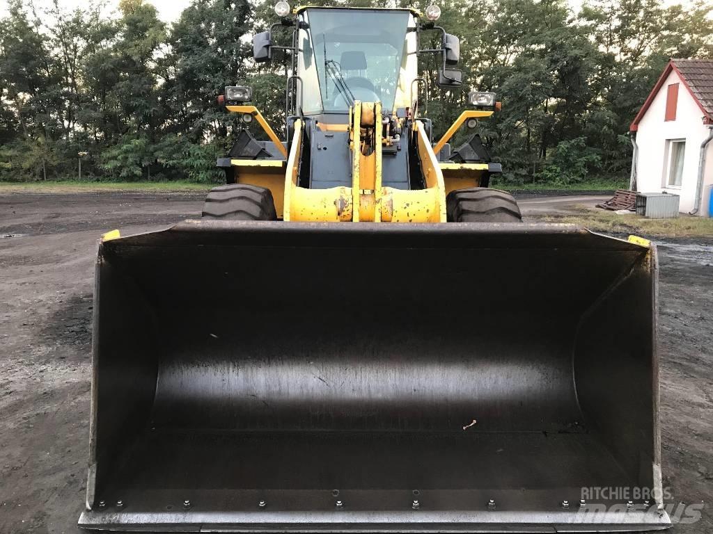 Komatsu WA320-5H Колесни товарачи