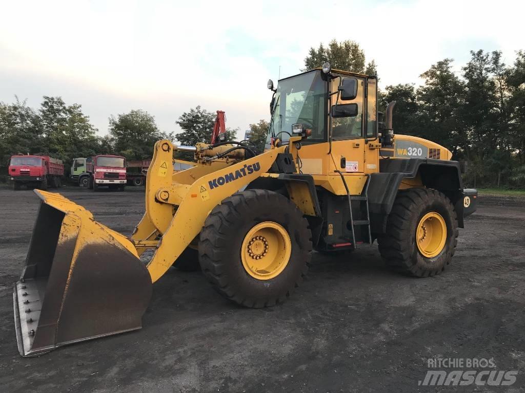 Komatsu WA320-5H Колесни товарачи