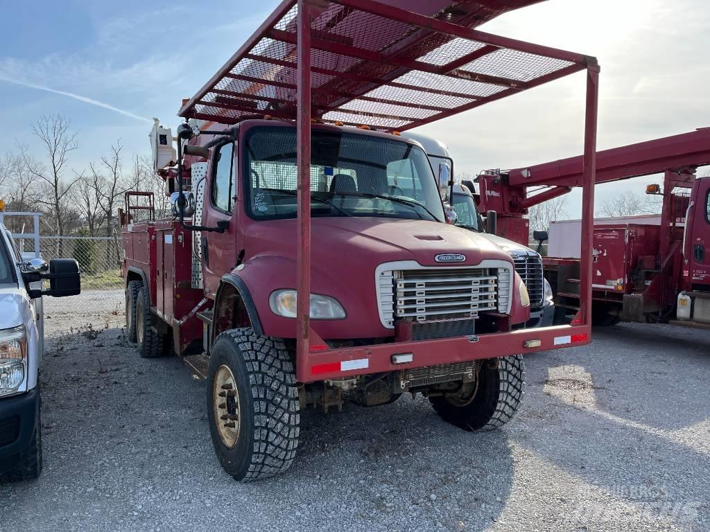 Freightliner M2-106 Моторизирани платформи с талига