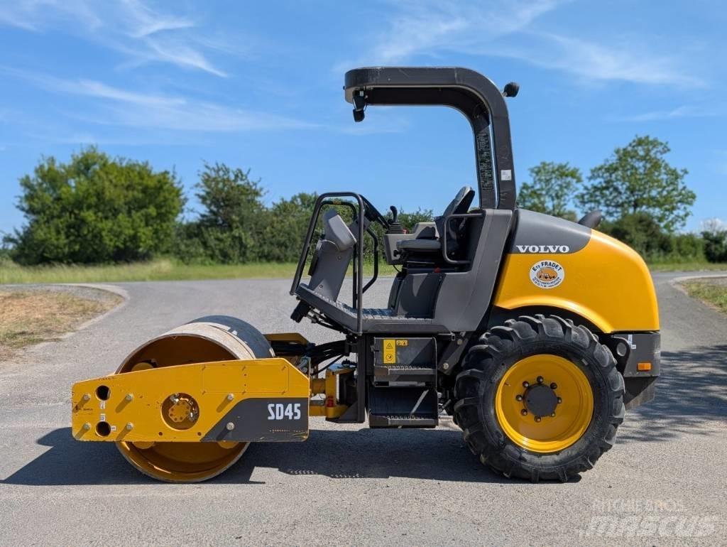 Volvo SD 45 Еднобарабанни ролки
